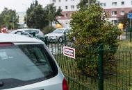 Straßenverkehrsbehörde Ordnungswidrigkeiten Gewerbe Auto parkt in Feuerwehrzufahrt