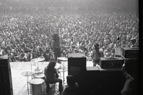 Deep Purple 1972 in der Böblinger Sporthalle.Foto: Michael Schmidt / Archiv Kreiszeitung Böblinger Bote schwarz-weiß Foto eiens PopKonzertes aus den 70er Jahren