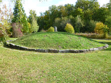 Grabhügel auf dem Waldfriedhof